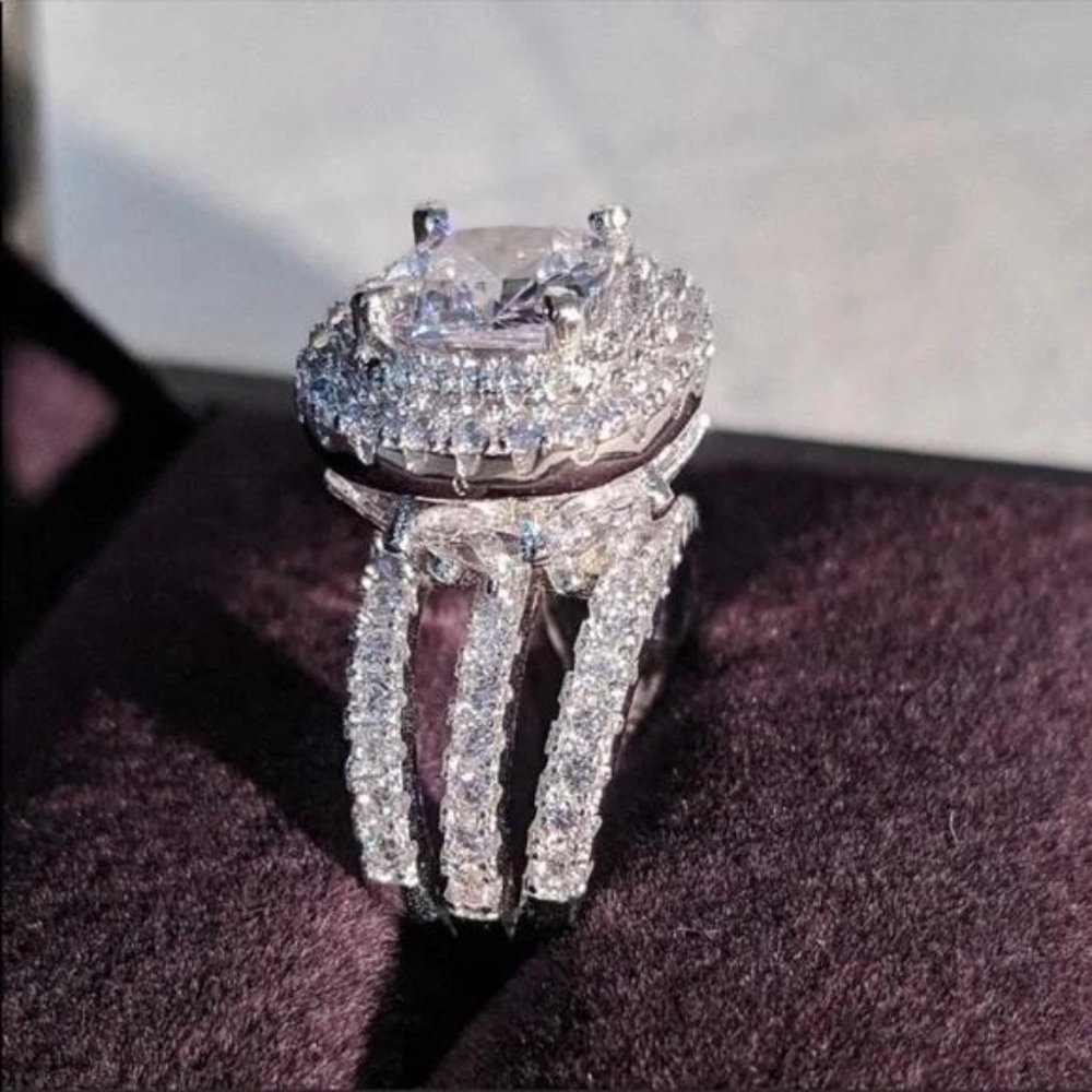 NEW 925 STERLING SILVER DIAMOND HALO RING, BEAUTIFUL RING, SHINY RING. - Picture 4 of 5